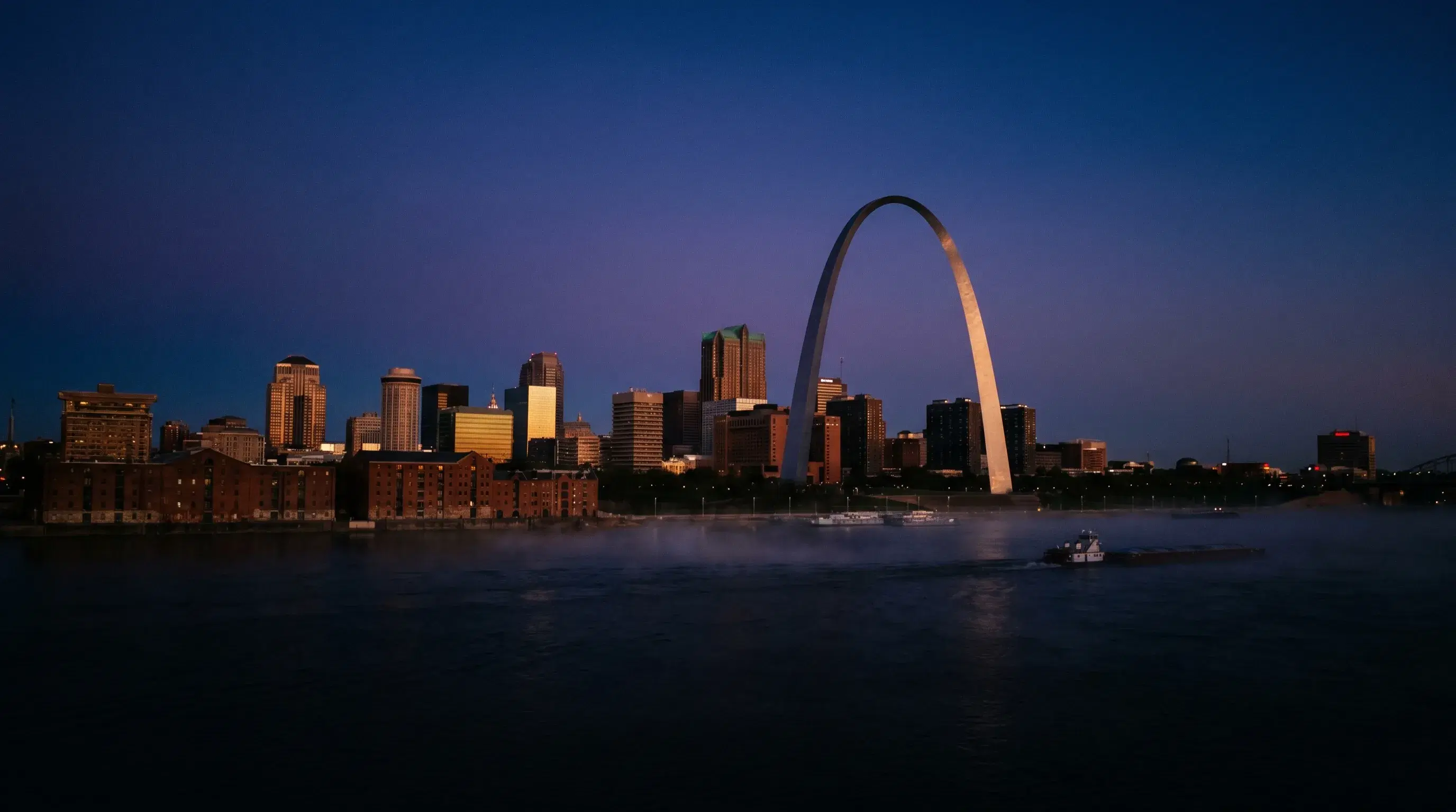 St. Louis skyline at dusk with the Gateway Arch